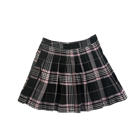 Black and pink plaid skirt - Picture 2 of 2